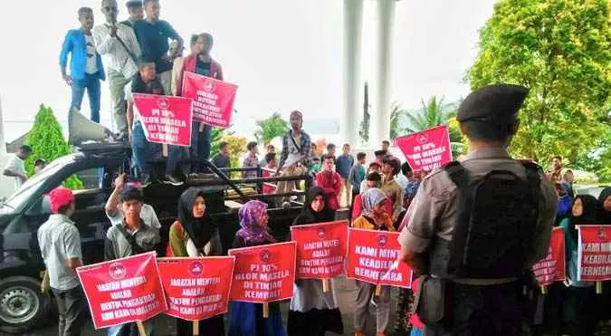 Aliansi Pemuda Maluku Demo Tuntut Otsus Dan Jatah Menteri Tribun